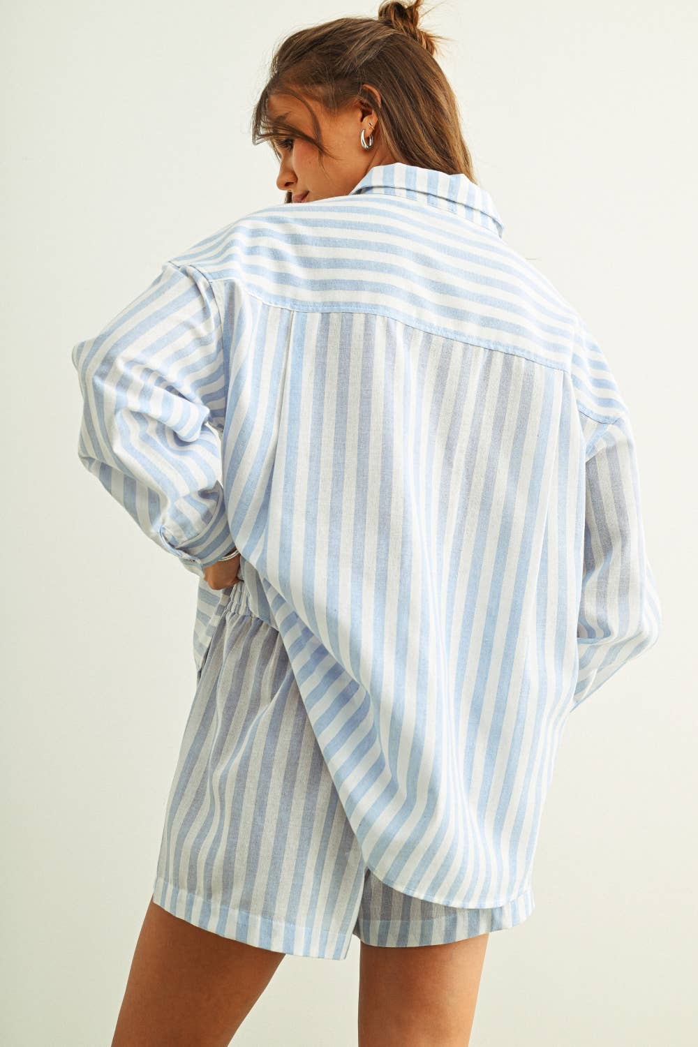 STRIPED ELASTIC BAND WAIST SHORTS