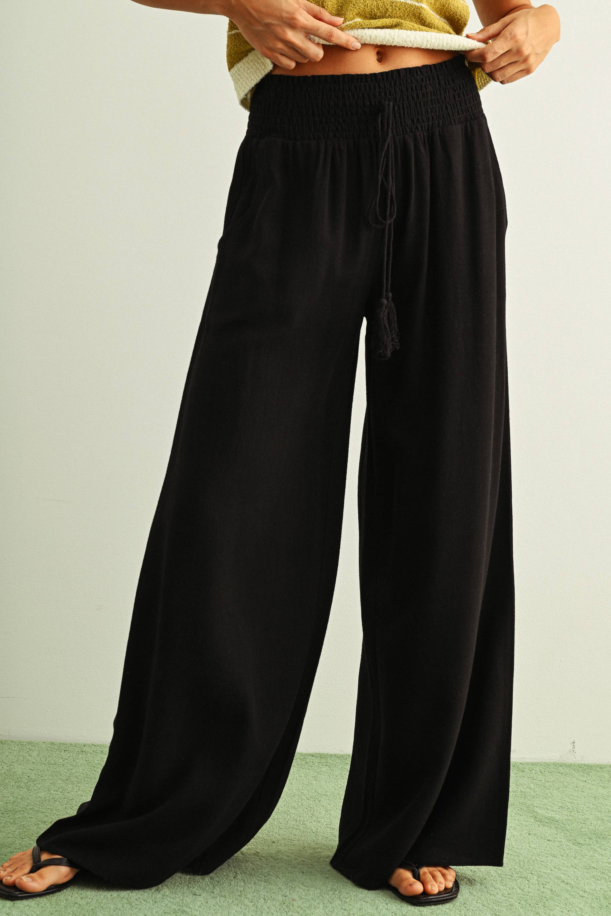 COTTON LINEN SMOCKED WAIST PANTS