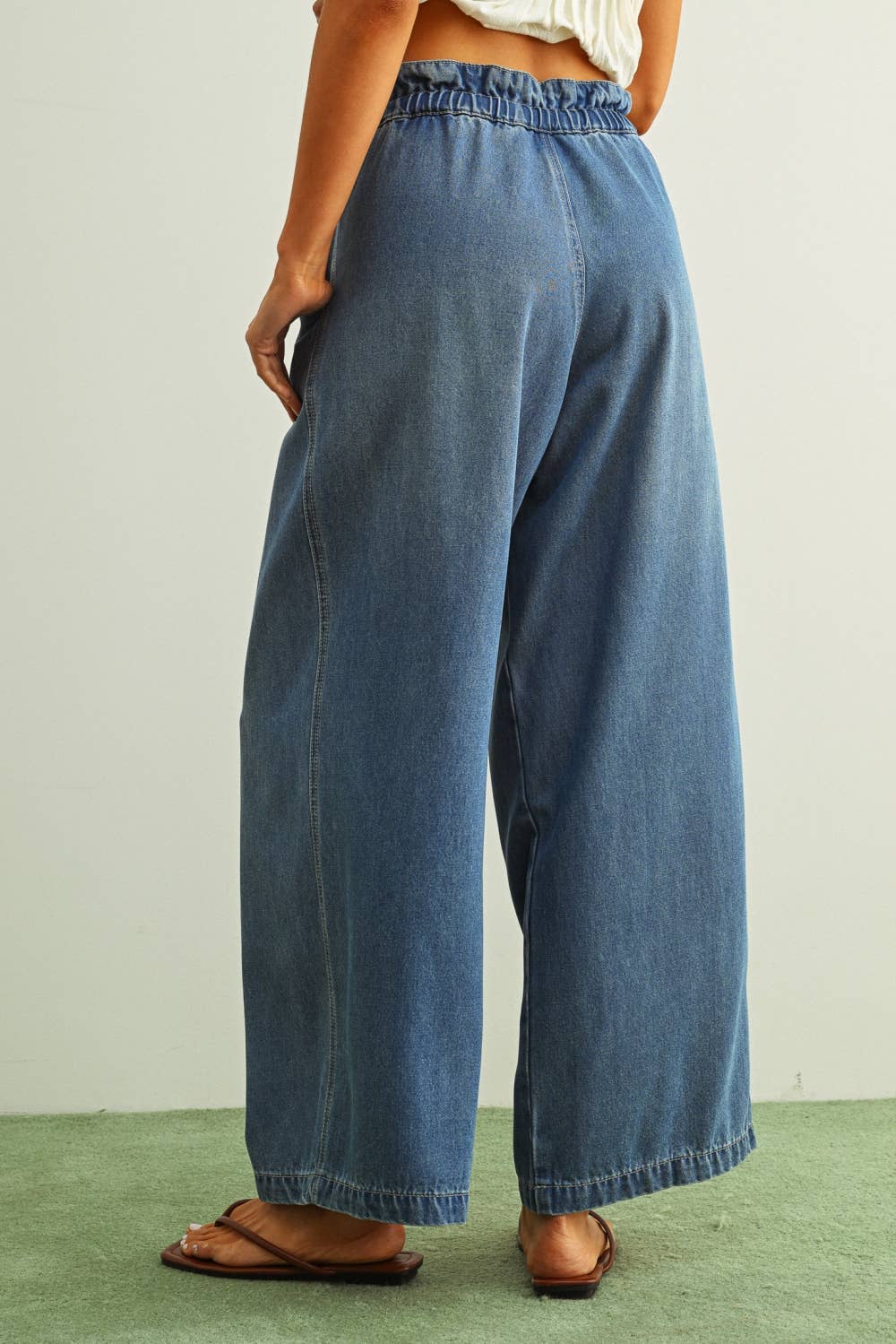 PLEATED DENIM PANTS WITH COTTON BELT TENCEL